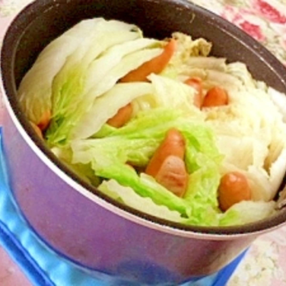 そのまま食卓 白菜とウィンナーの簡単鍋 レシピ 作り方 By 小太郎1212 楽天レシピ